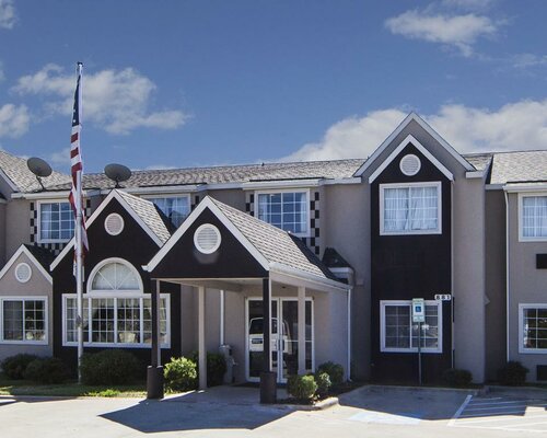 Гостиница Rodeway Inn & Suites Lewisville I-35 в Льюисвилле