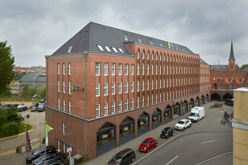 Гостиница H+ Hotel Lubeck в Любеке