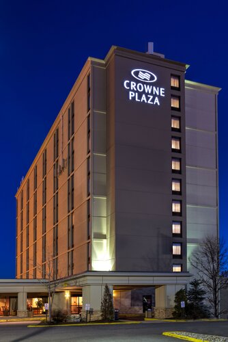 Гостиница Crowne Plaza Newark Airport, an Ihg Hotel в Элизабет