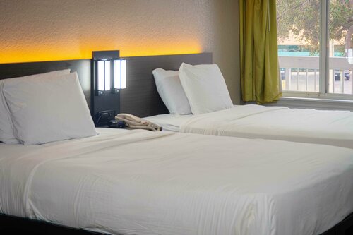 Гостиница Studio 6 West Palm Beach, Fl в Уэст-Палм-Бич
