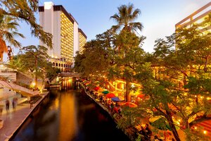 Гостиница Hilton Palacio Del Rio