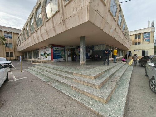 Bir qiz tasodifan dushga kirdi va u erda