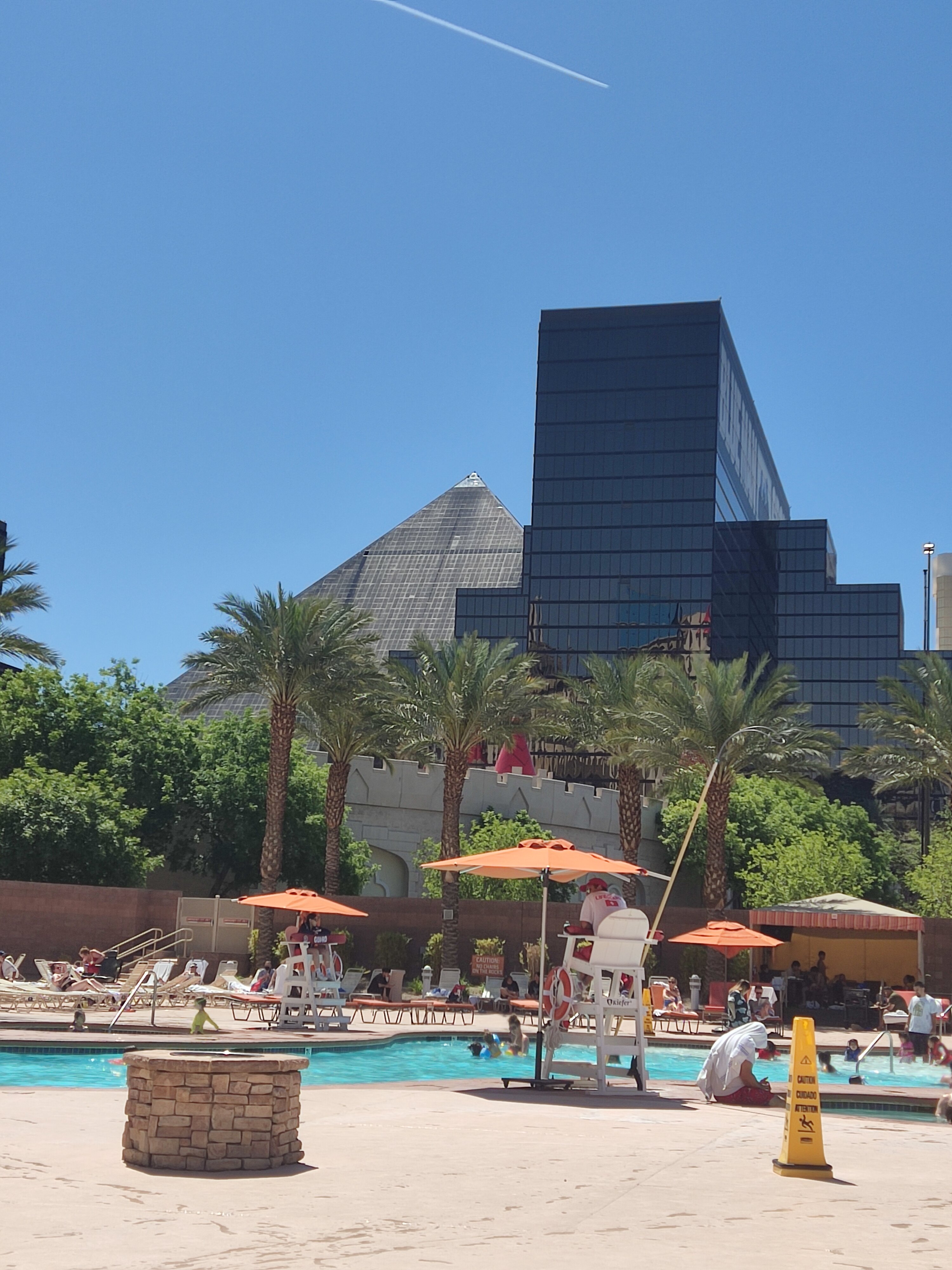 Фото Excalibur Hotel & Casino