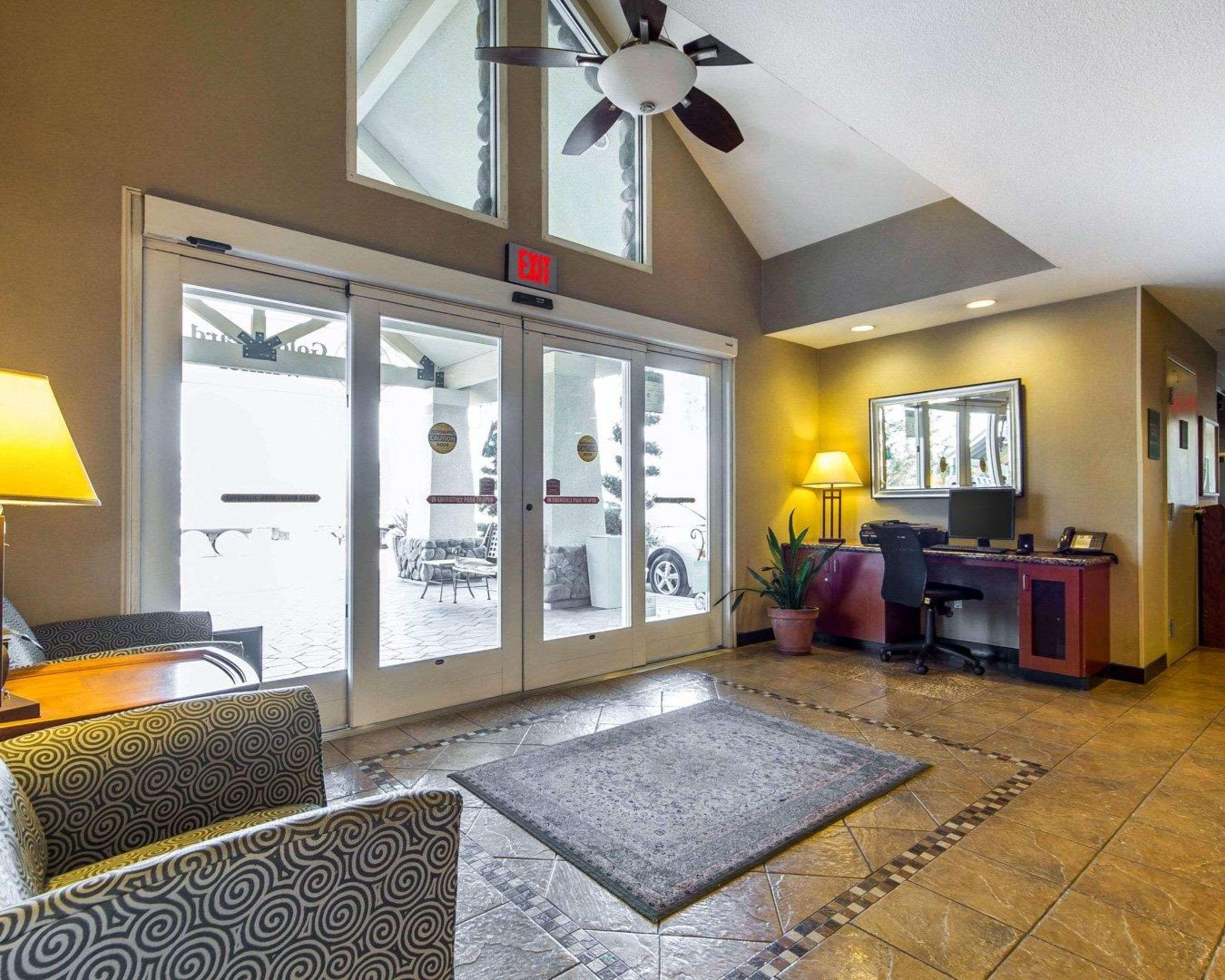 Фото Quality Inn & Suites