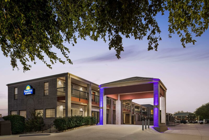 Гостиница Days Inn by Wyndham San Antonio Near Fiesta Park в Сан-Антонио