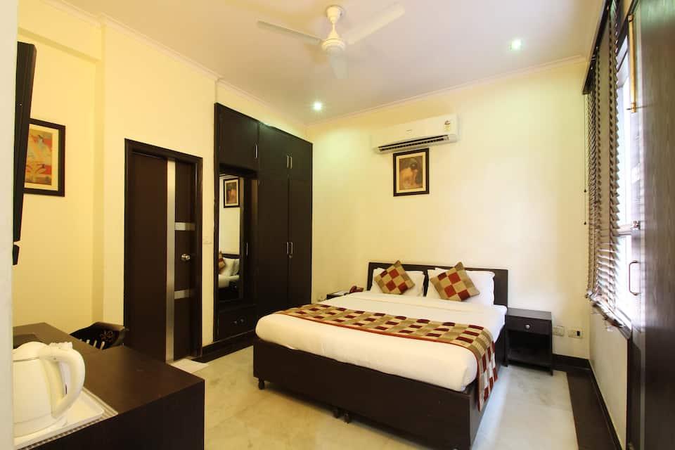 Фото Hollyhocks Residency