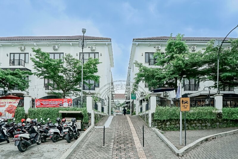 Гостиница Cr 001 Jember Town Square Apartment в Джембере