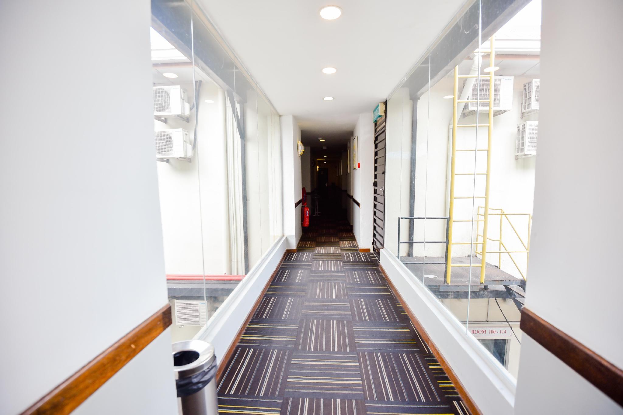 Фото Lumut Suites