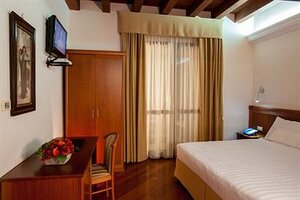 Гостиница Hotel Flora