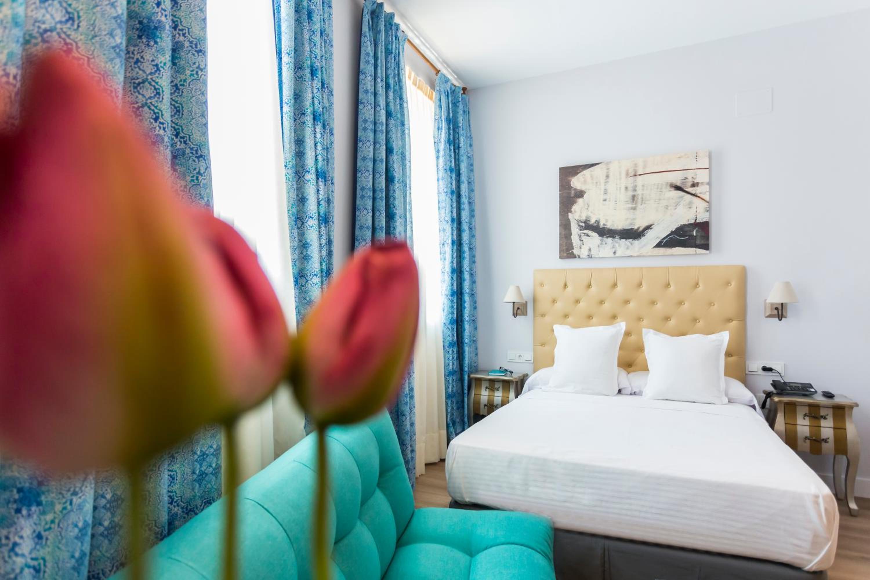 Фото Casa de la Merced Suites