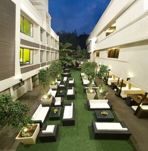 Гостиница Citrus Hotel Lonavala в Лонавала