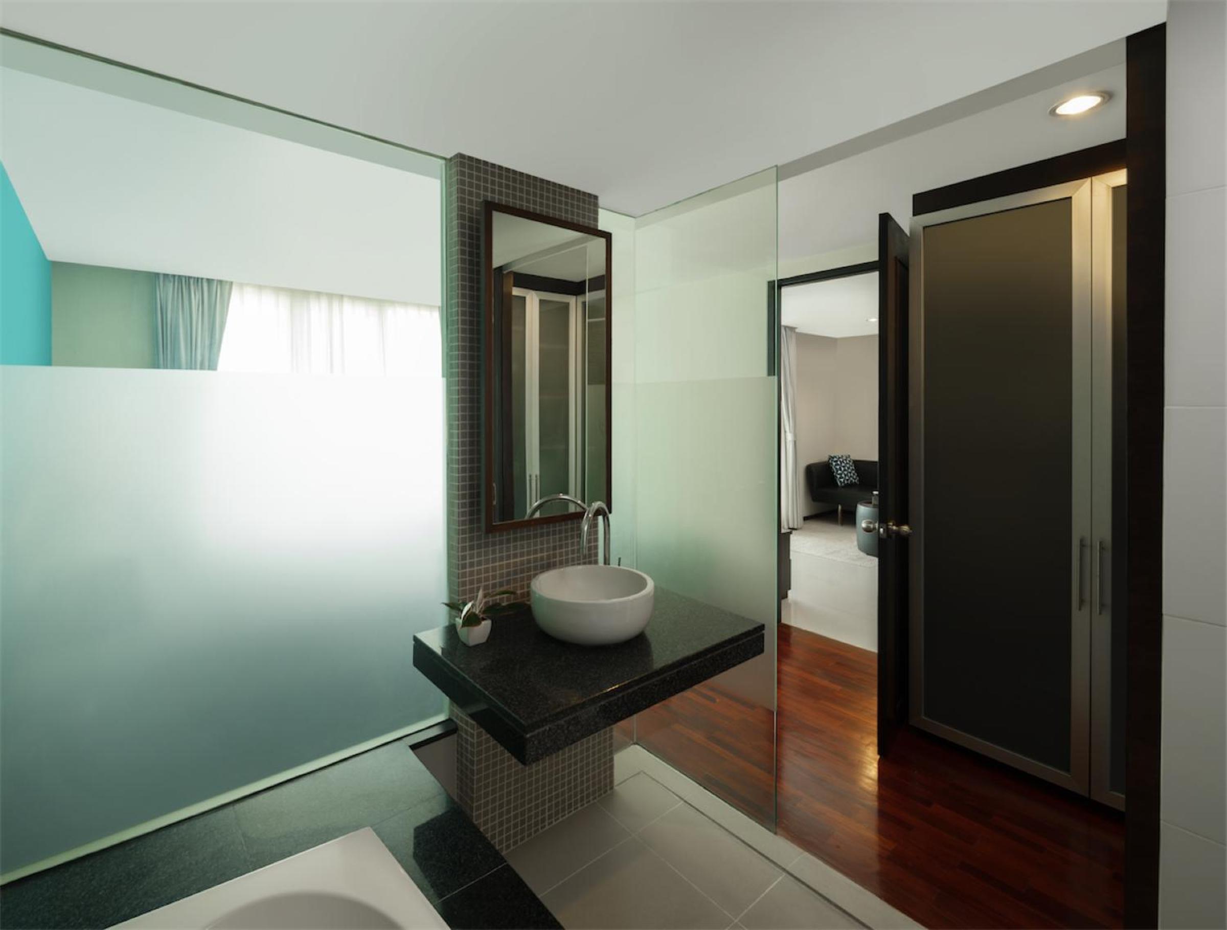 Фото Silom Lofts Hotel