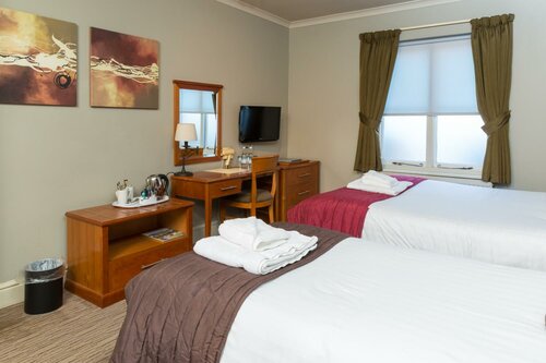 Гостиница Dog & Bear Hotel