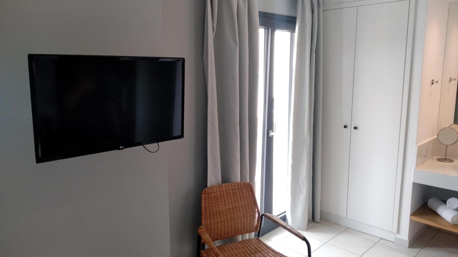 Фото Minois Boutique Hotel 