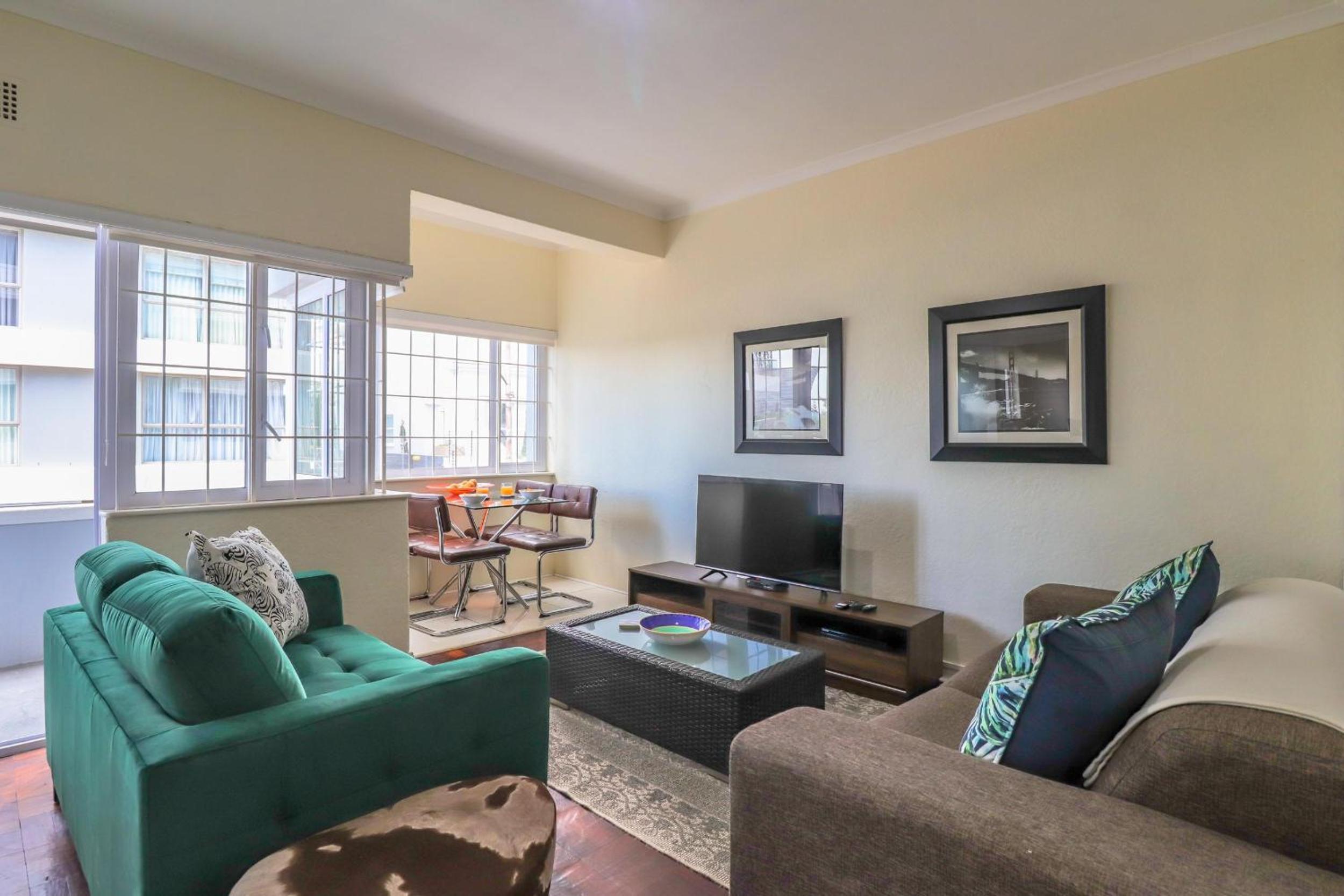 Фото Eaton Square 2 by Ctha