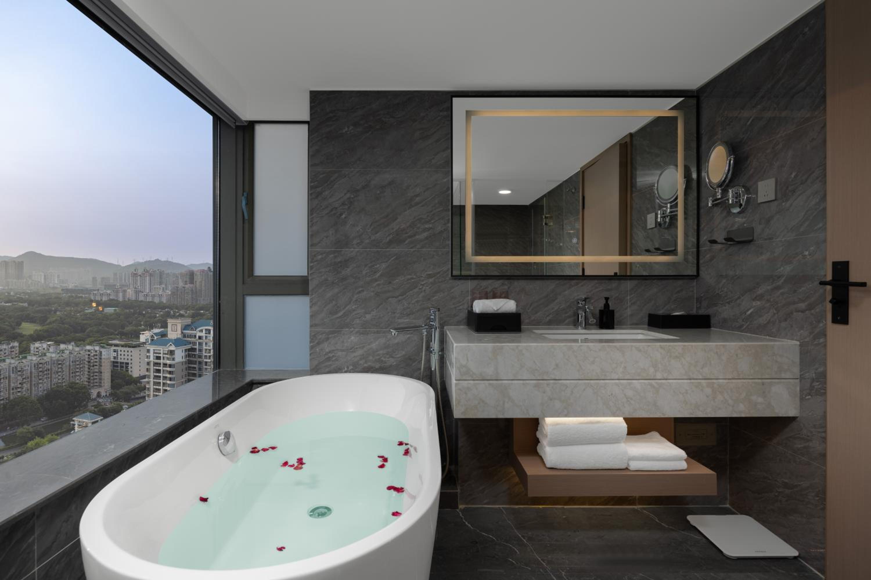 Фото Sunflower Hotel & Residence