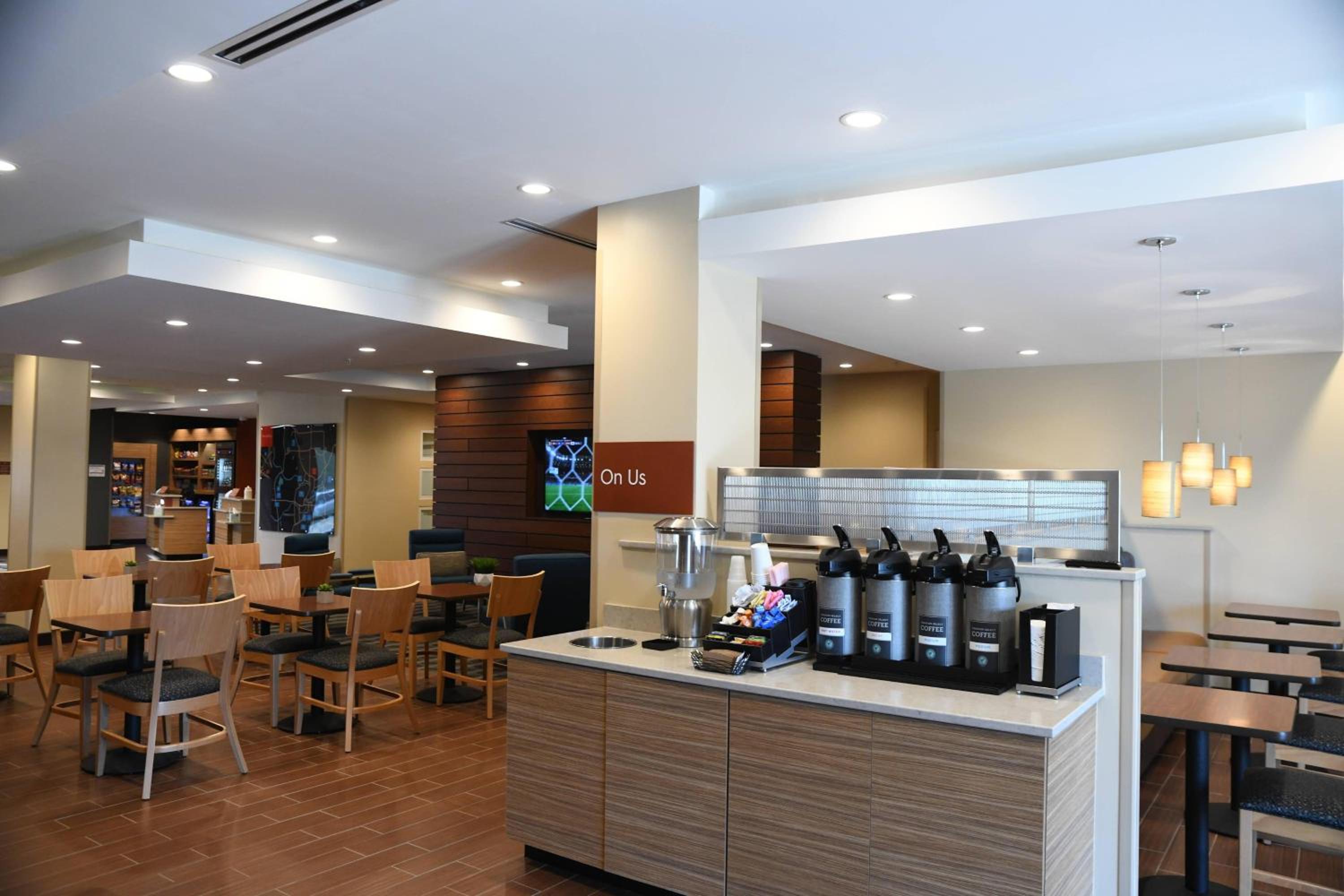 Фото TownePlace Suites by Marriott Kansas City at Briarcliff