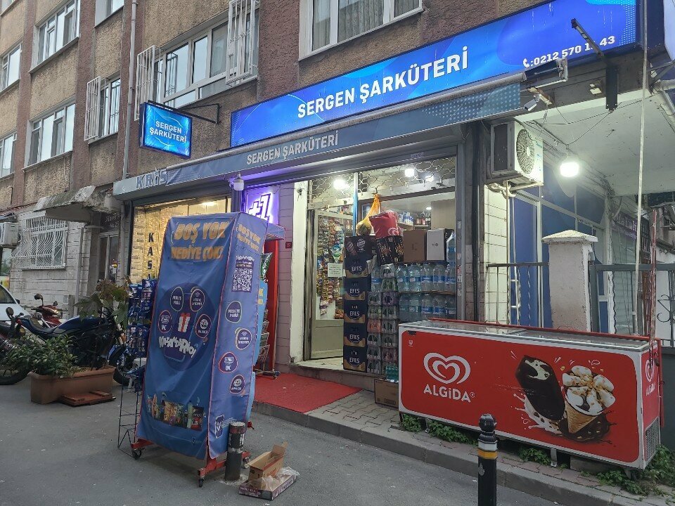 Магазин мяса, колбас Sergen Şarküteri, Стамбул, фото