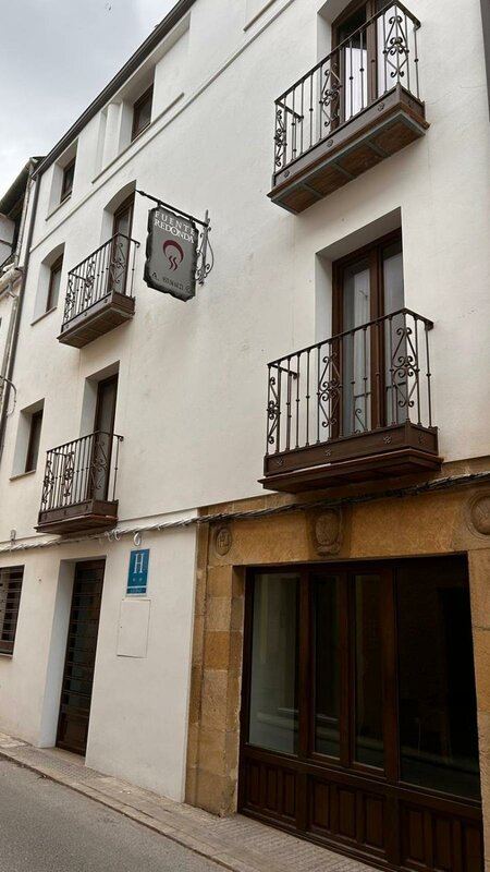 Гостиница Apartamentos Fuente Redonda в Убеде