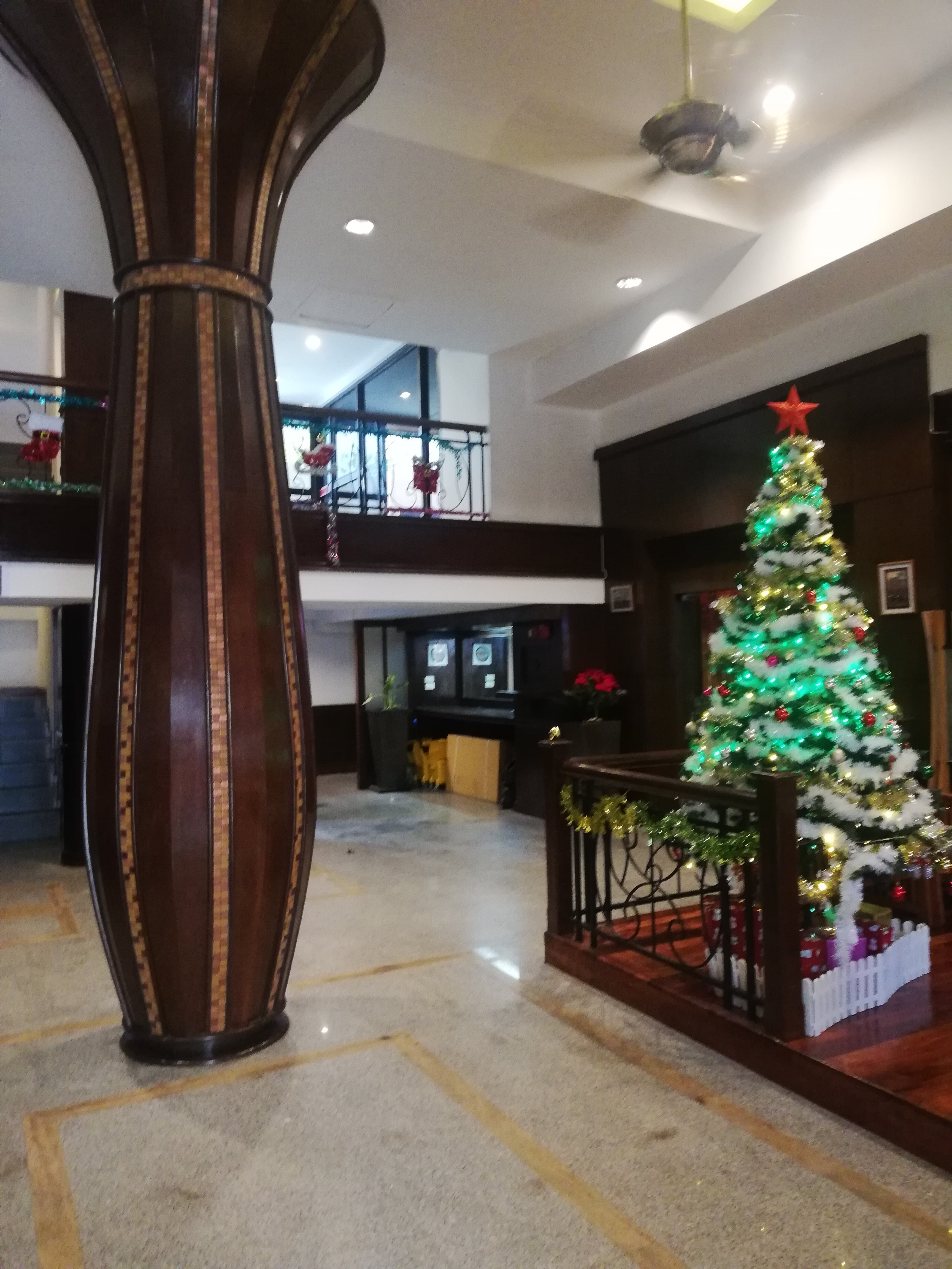 Фото Rattana Karon Beach Hotel