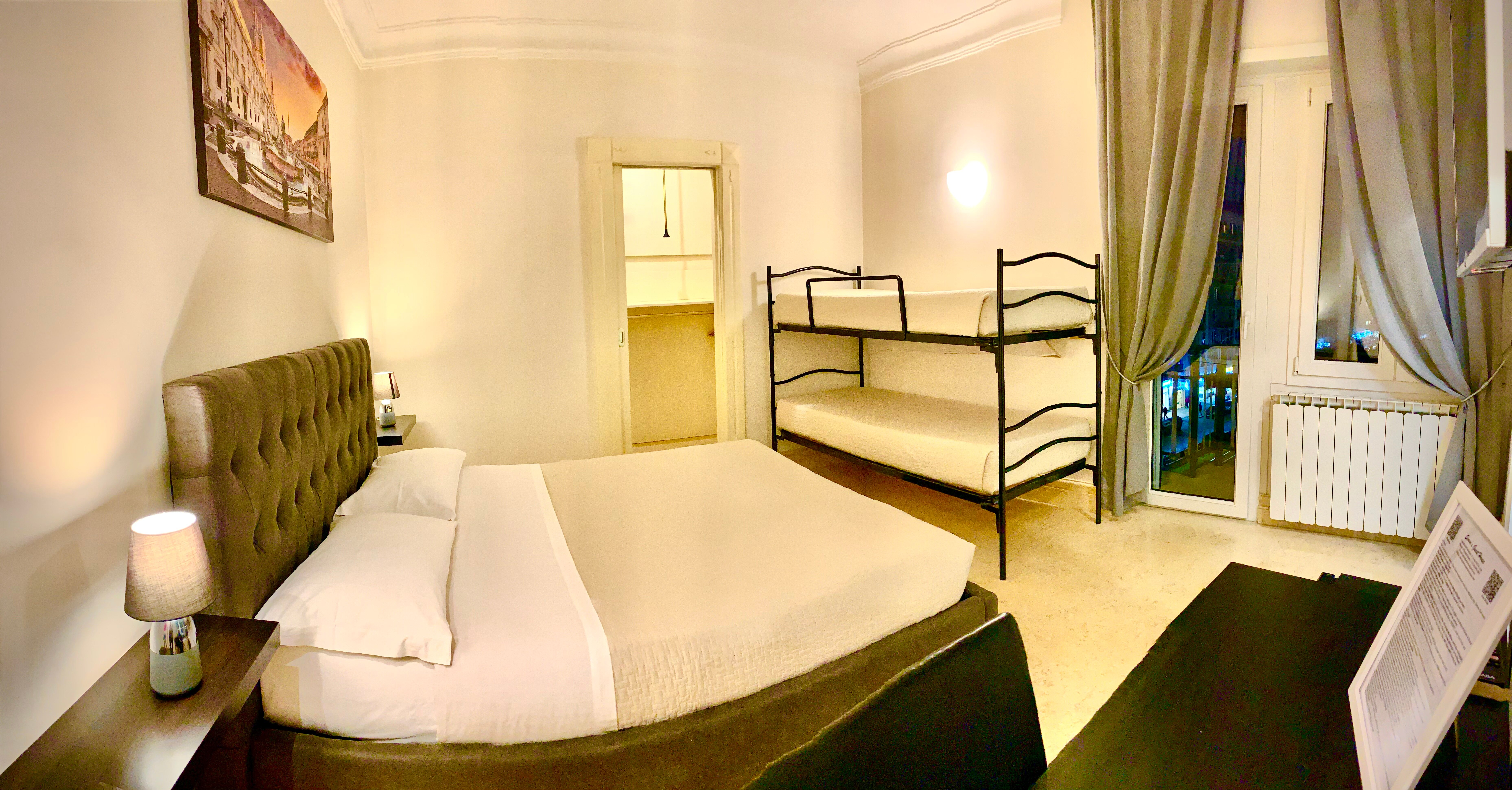 Фото Simon's Guest House