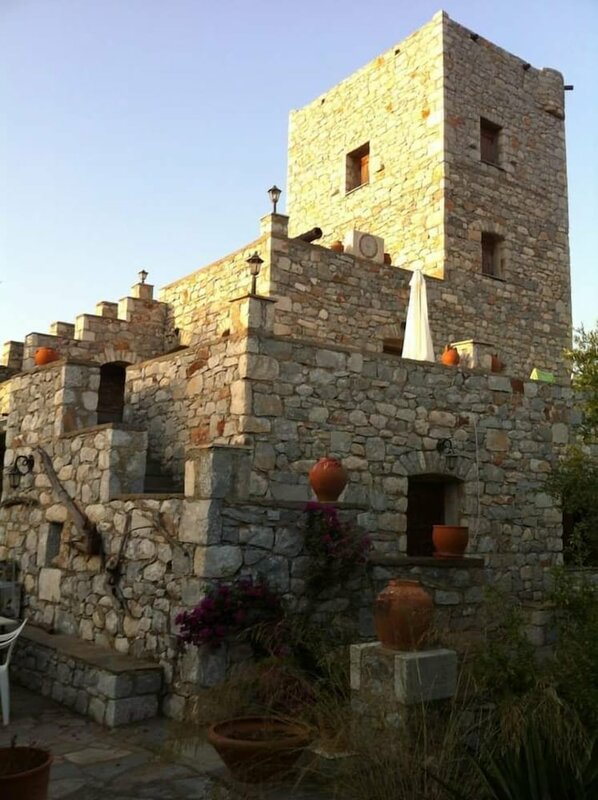 Гостиница Charouda Stone Tower