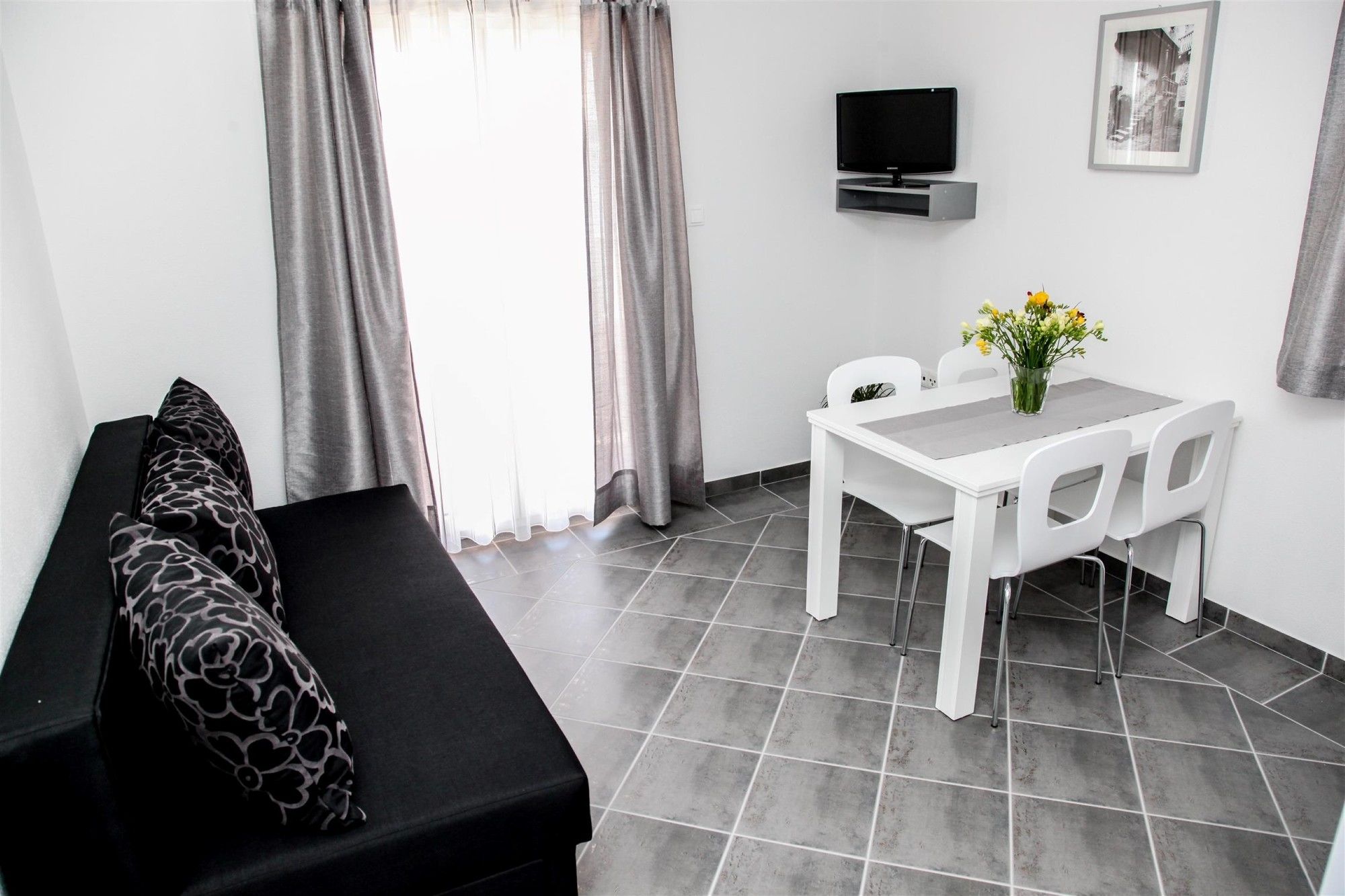 Фото Kaja - right next to the beach