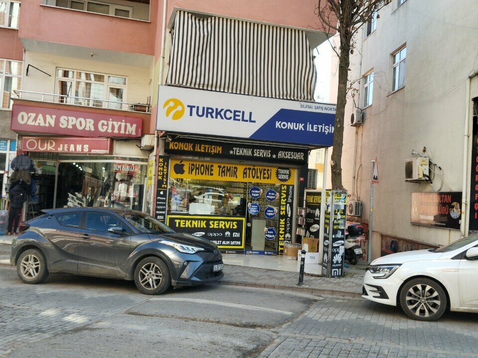 Mobile phone store Konuk Communication, Istanbul, photo