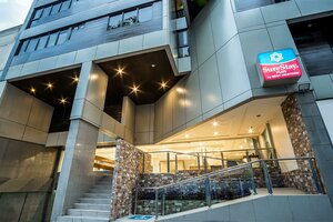 Гостиница Surestay Plus by Best Western Cebu City в Себу