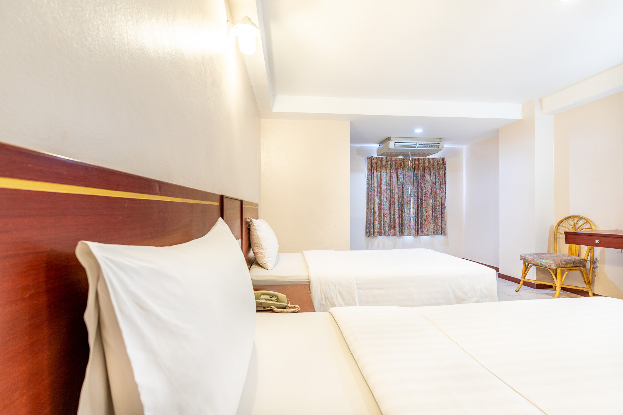 Фото Eastiny Place Hotel