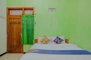 Oyo 1759 Family Residence (East Java, Malang Regency, Jalan KH Ahmad Dahlan), hotel