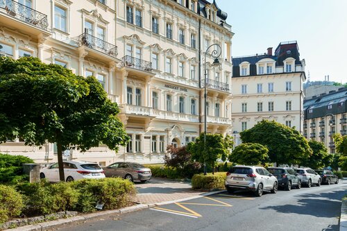 Гостиница Hotel Anglický Dvůr в Карловых Варах