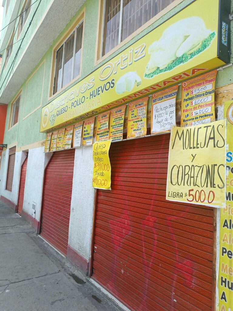 Egg and poultry meat Distriaves Ortiz, Bogota, photo