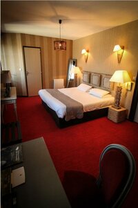 Hotel Mouton Blanc (Hauts-de-France, Nord, Arrondissement de Cambrai, Cambrai, Rue du Maréchal Juin), hotel