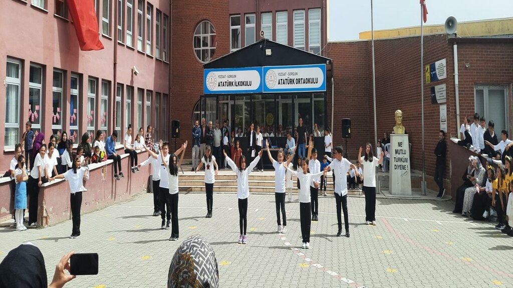 School Ataturk Middle School, Sorgun, photo