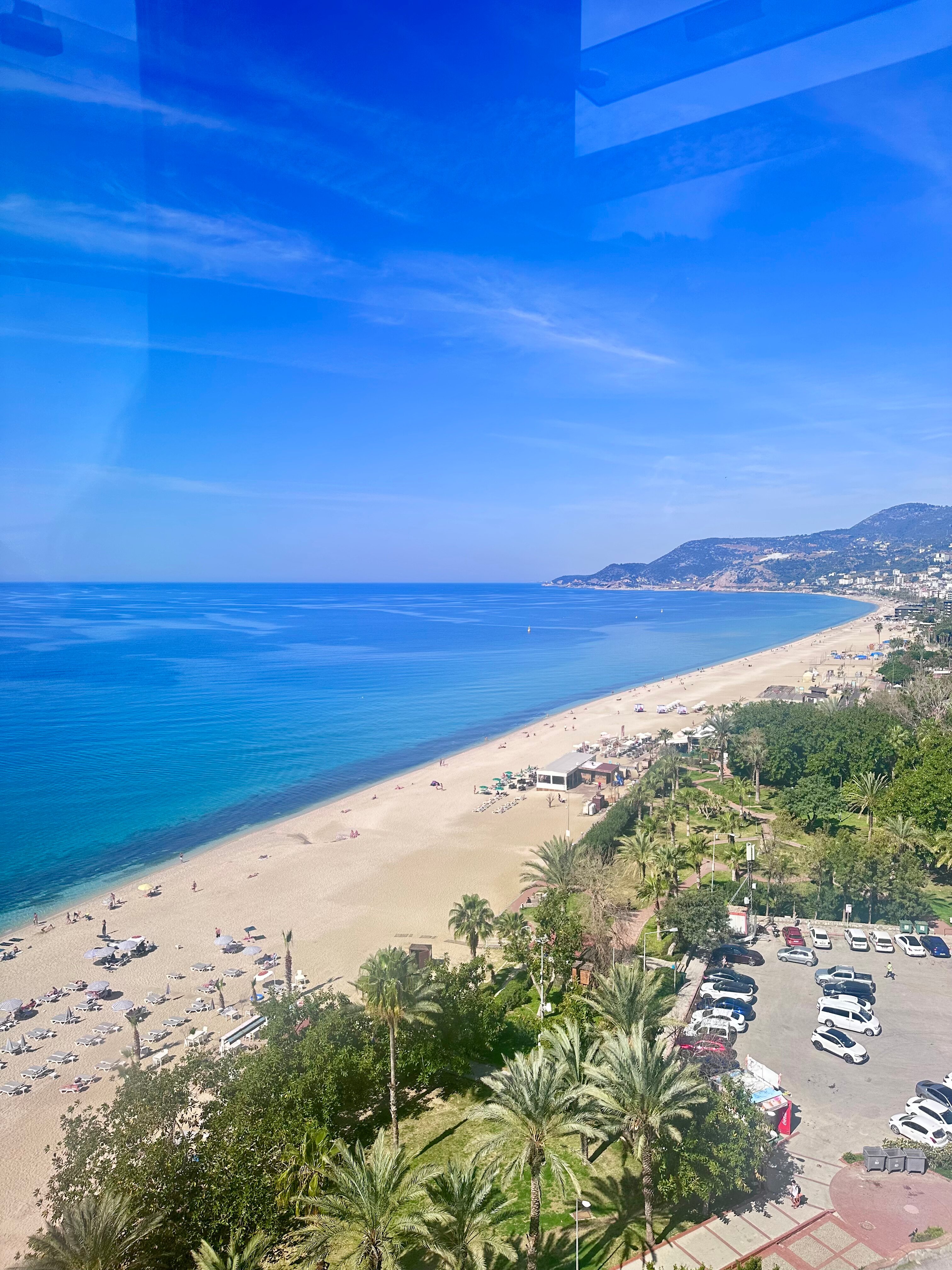 Онлайн порно: Жетілген әйел зорлықпен кончает