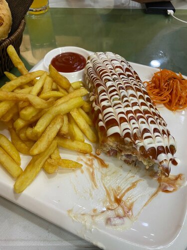 Жалаңаш Мелани Дотайдың суреттері