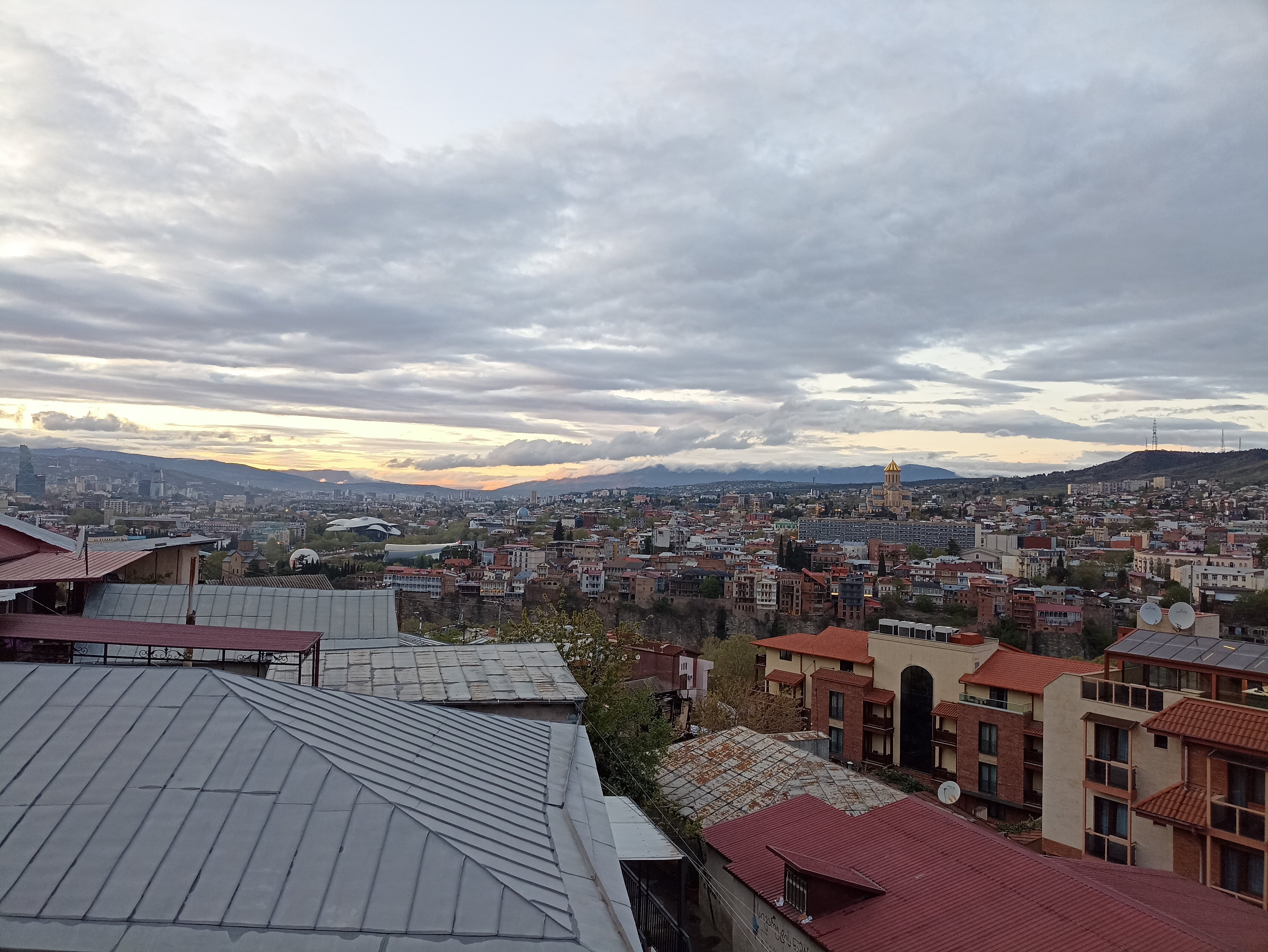 Фото Kraveli Hotel