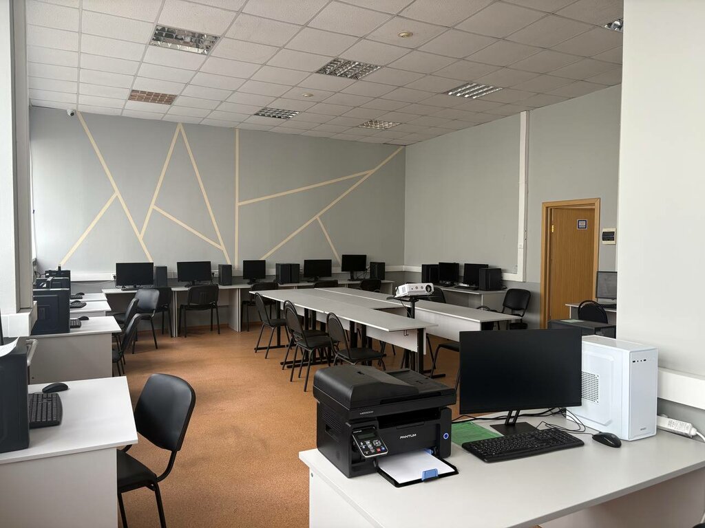 College Moskovskij kolledzh delovoj kar'ery, Moscow, photo