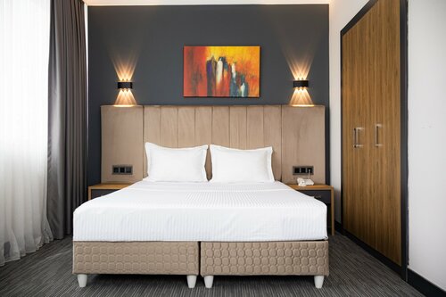 Гостиница Home Plus Hotel в Пендике