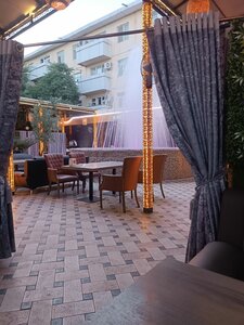 Mir (Al-Biruni Street, 13A), cafetería