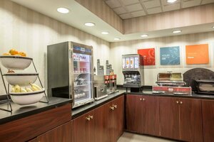 Гостиница Comfort Inn & Suites Ft. Jackson Maingate