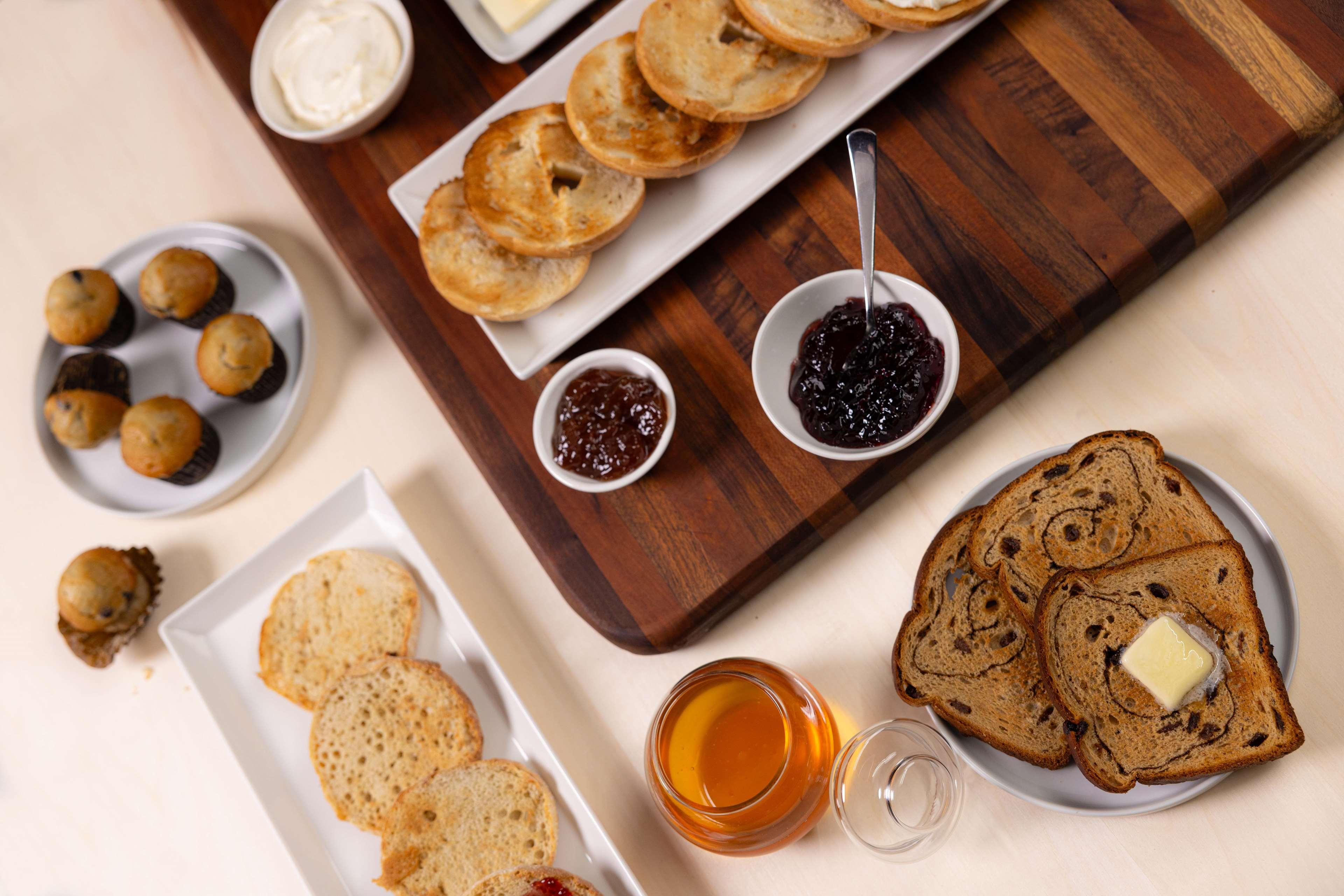 Фото Drury Inn & Suites Atlanta Airport