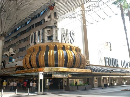 Гостиница Four Queens Hotel and Casino в Лас-Вегасе