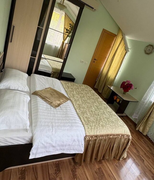 Фото Солнечный