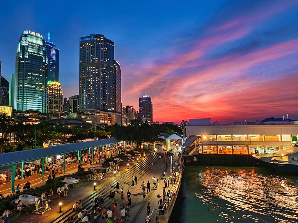 Sea and river stations Central Pier, Hong Kong, photo