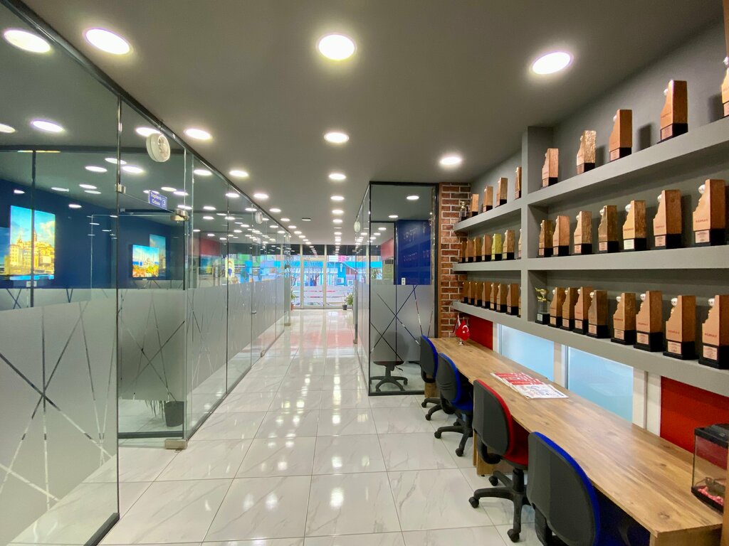 Real estate agency Remax Development: Bulent Can Goc, Istanbul, photo