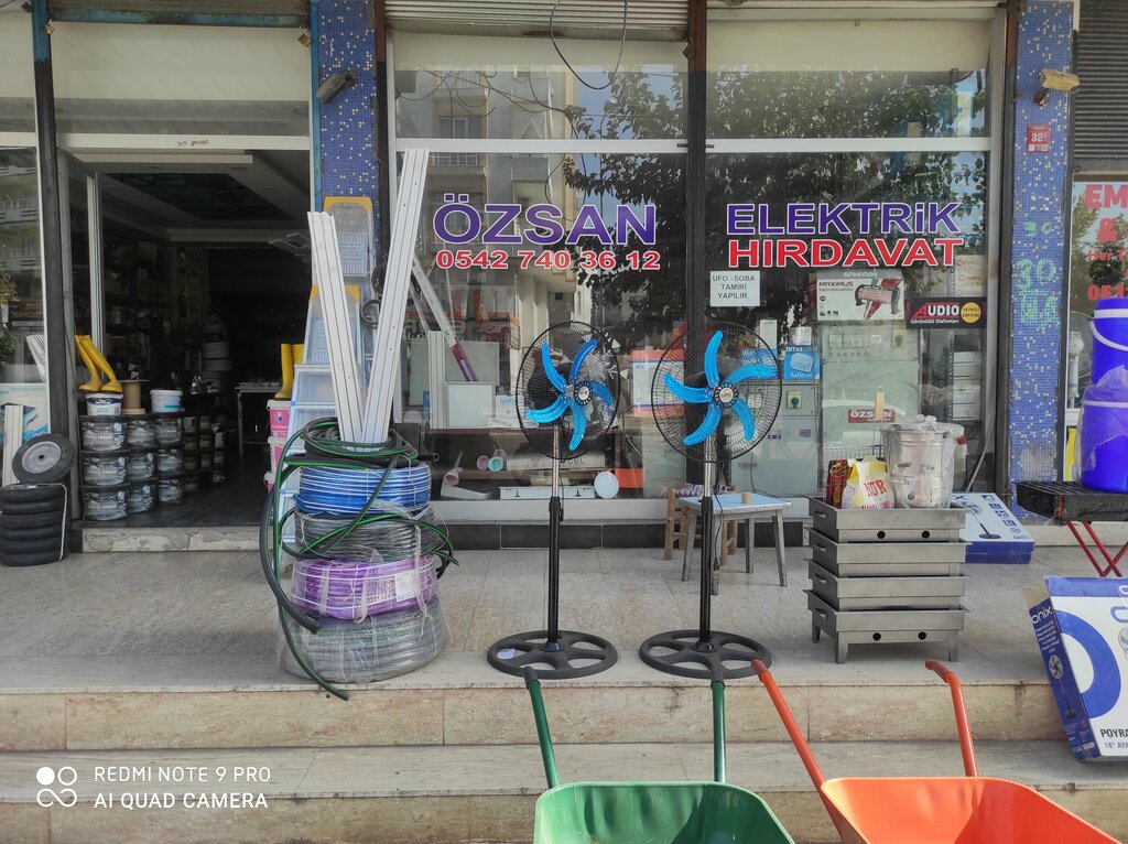 Electronic goods store Ozsan Hardware and Electricity, Batman, photo