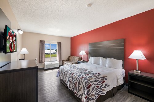 Гостиница Red Roof Inn & Suites Austin East - Manor
