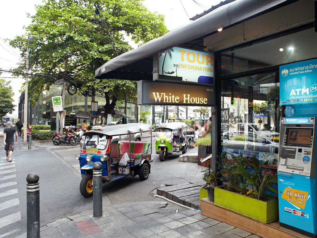 Hotel White House Asoke Sukhumvit 18, Bangkok, photo